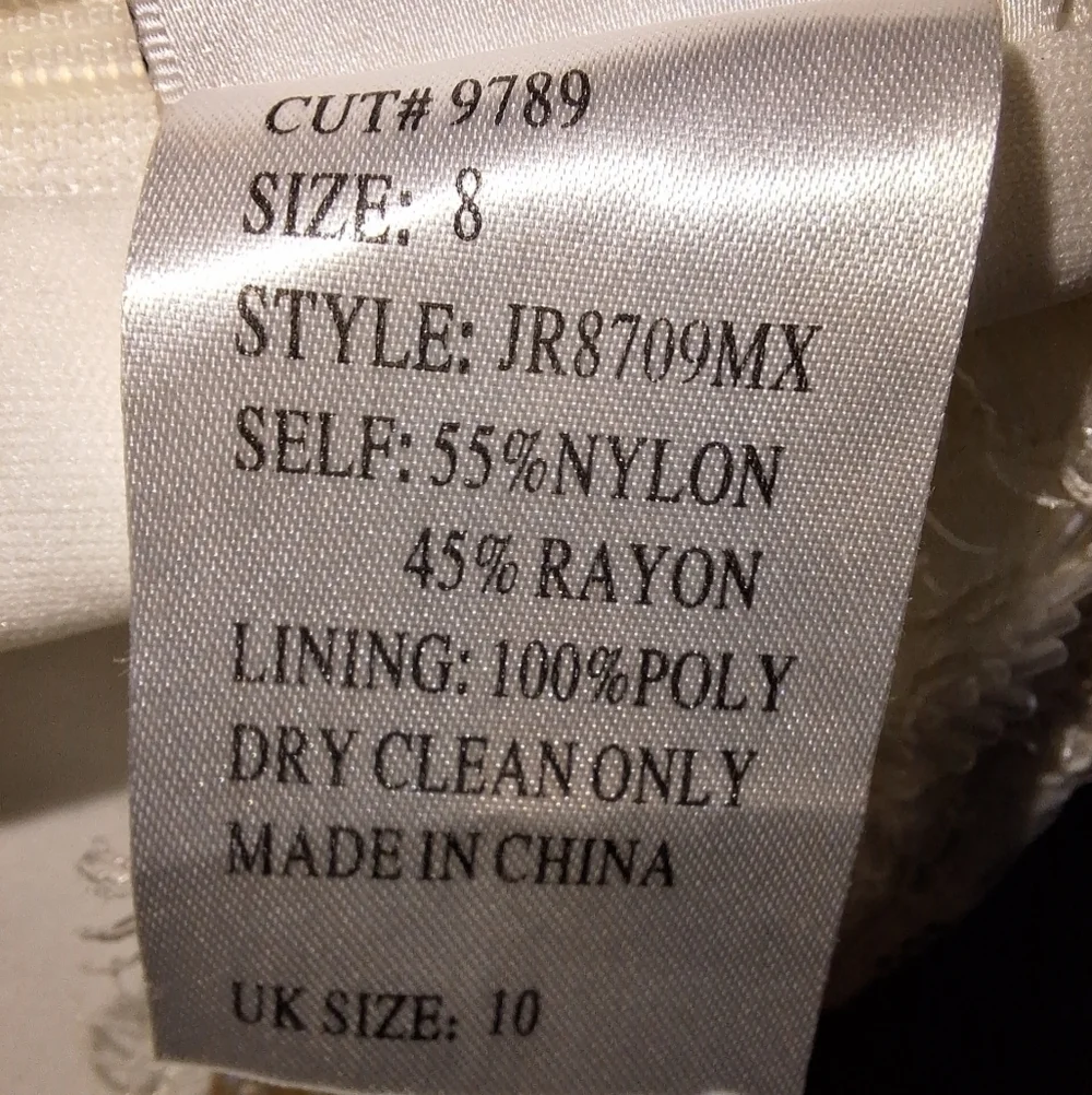 A Tadashi sleeveless Midi wedding/bridal dress in a size 8. EUC - Picture 6 of 7